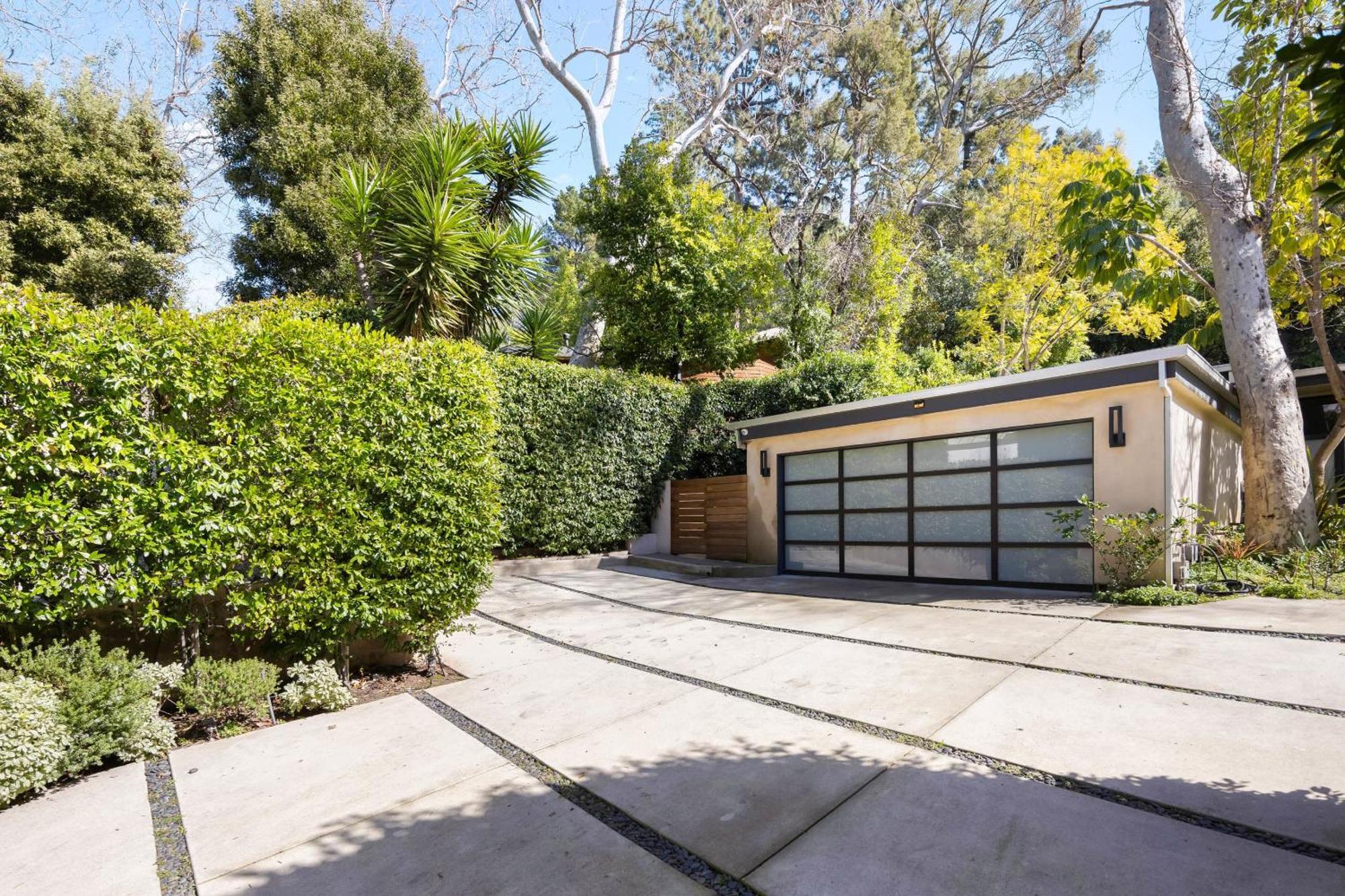 Aman By Awhile Holiday home Los Angeles
