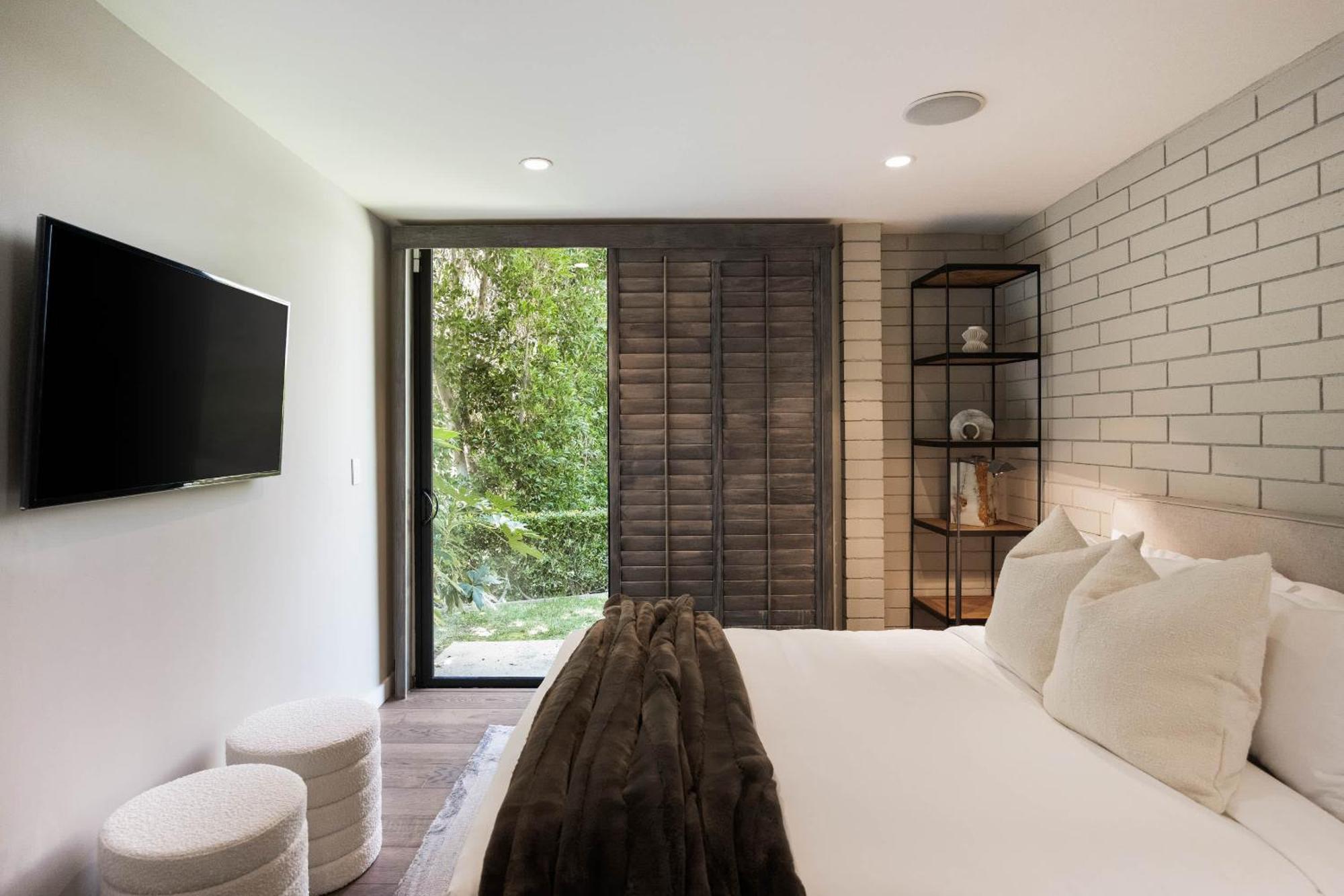 Aman By Awhile Holiday home Los Angeles