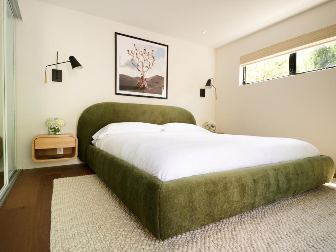 Hollyridge Mountain Dream Villa *