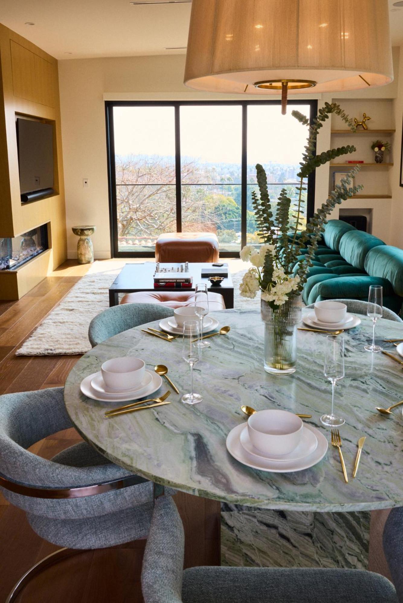 Hollyridge Mountain Dream *