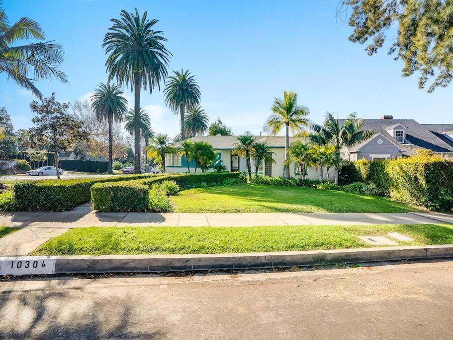 La Near Beverly Hills