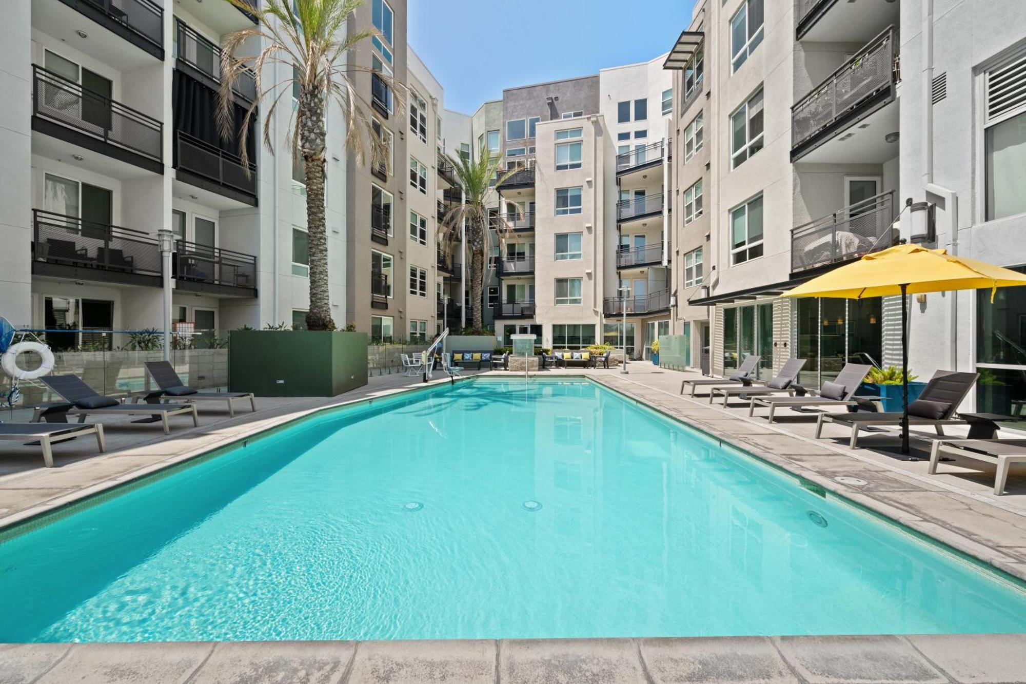 Stylish 1br In Prime La Spot Apartment *