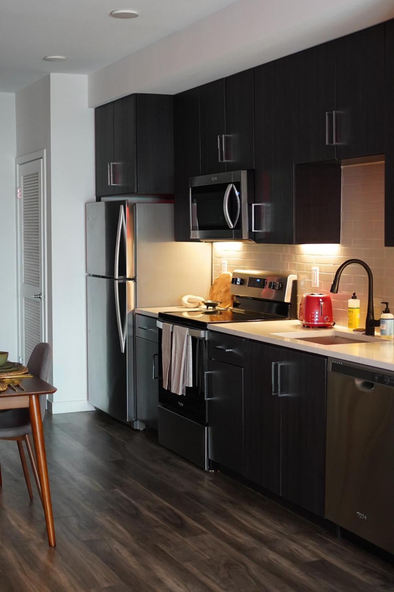 Apartment Hollywood Chic With Free Parking *