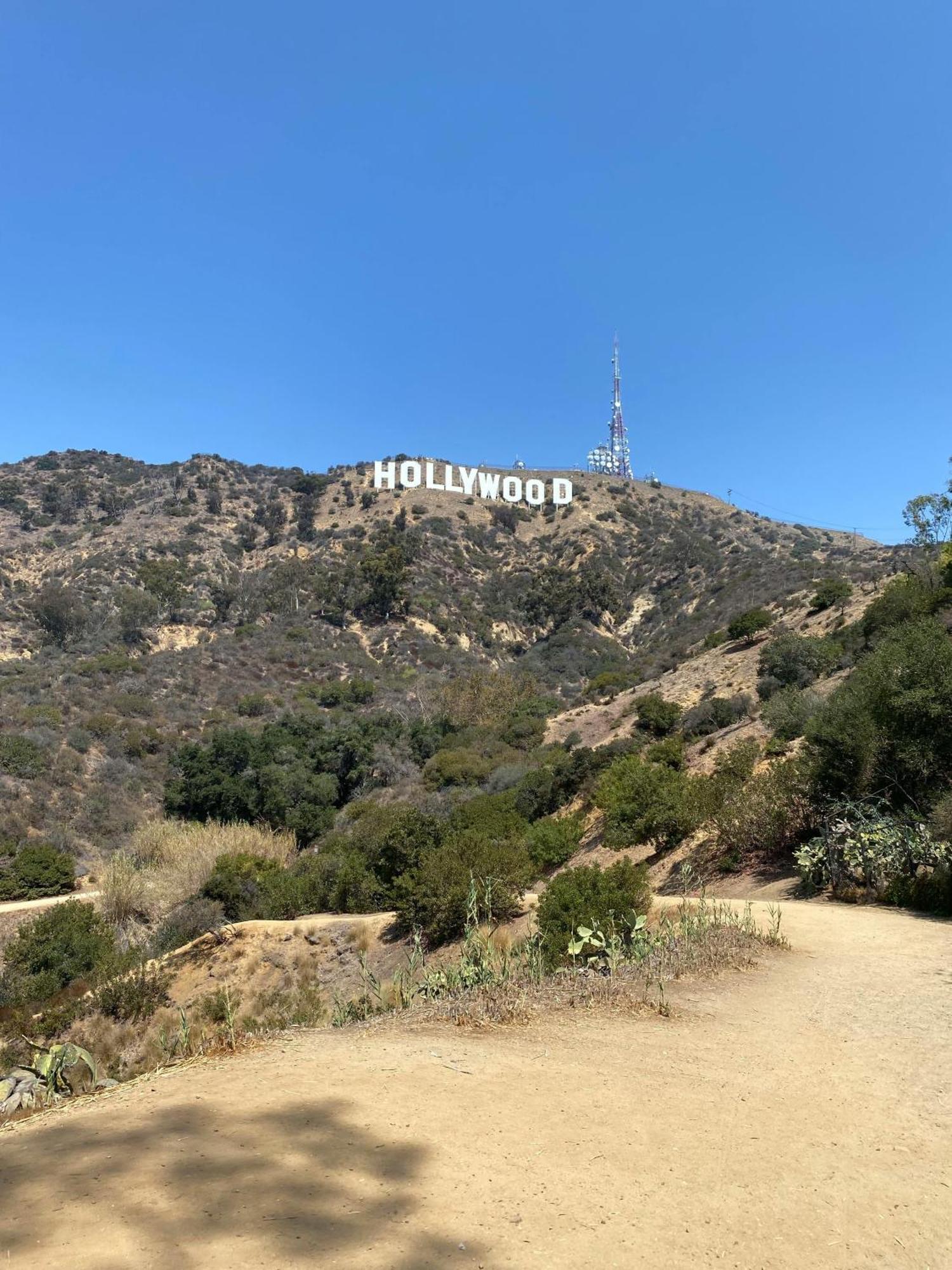 Hollywood Chic With Free Parking