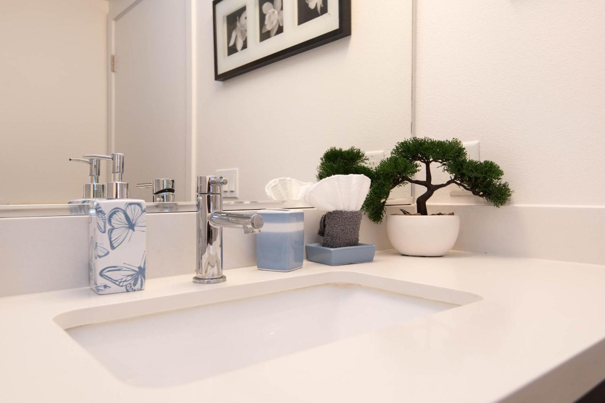 Two Bedroom In Hollywood! *