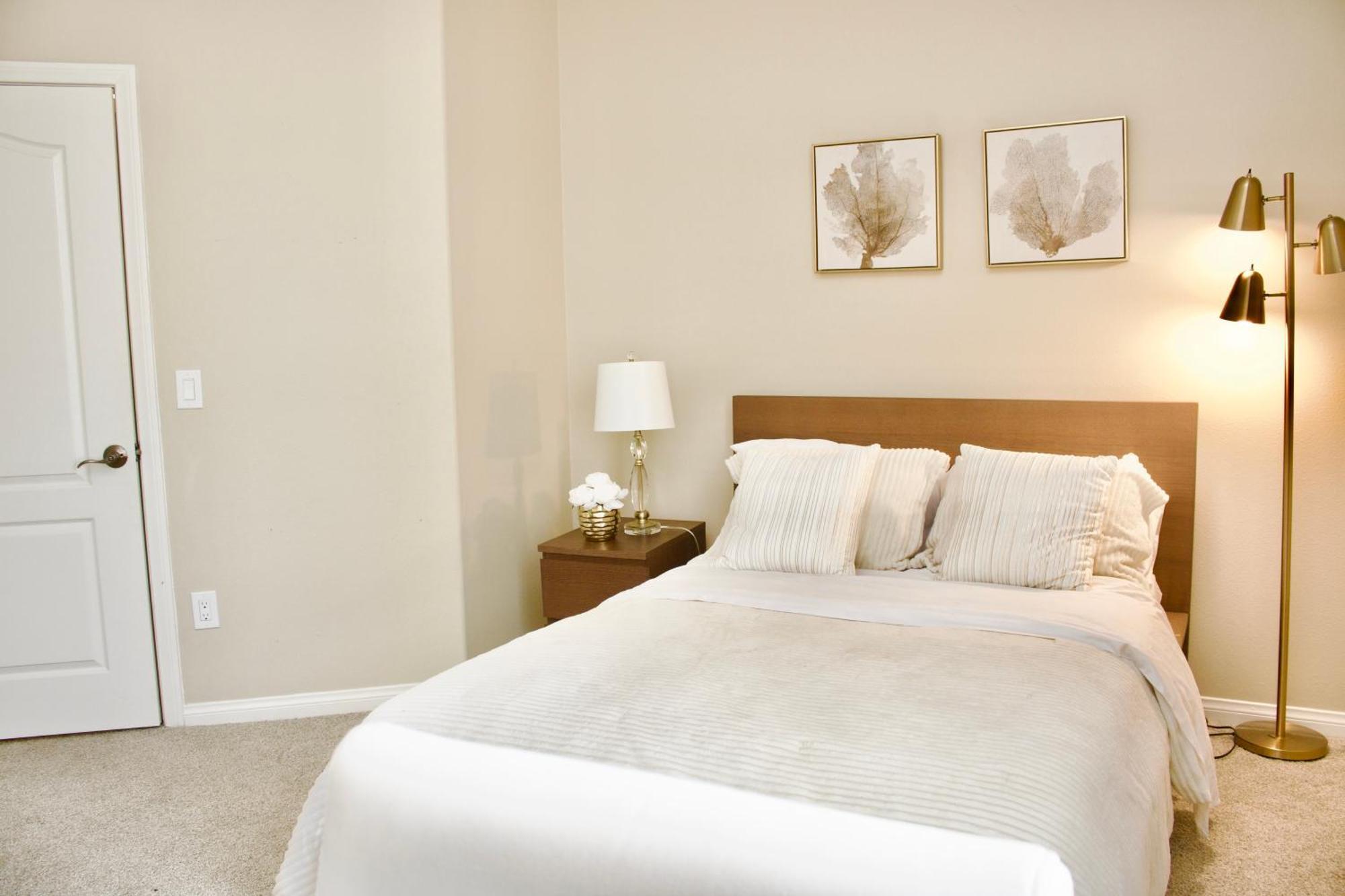 Marina Del Rey Luxury Pool, Gym, Parking, Bbq Apartment *