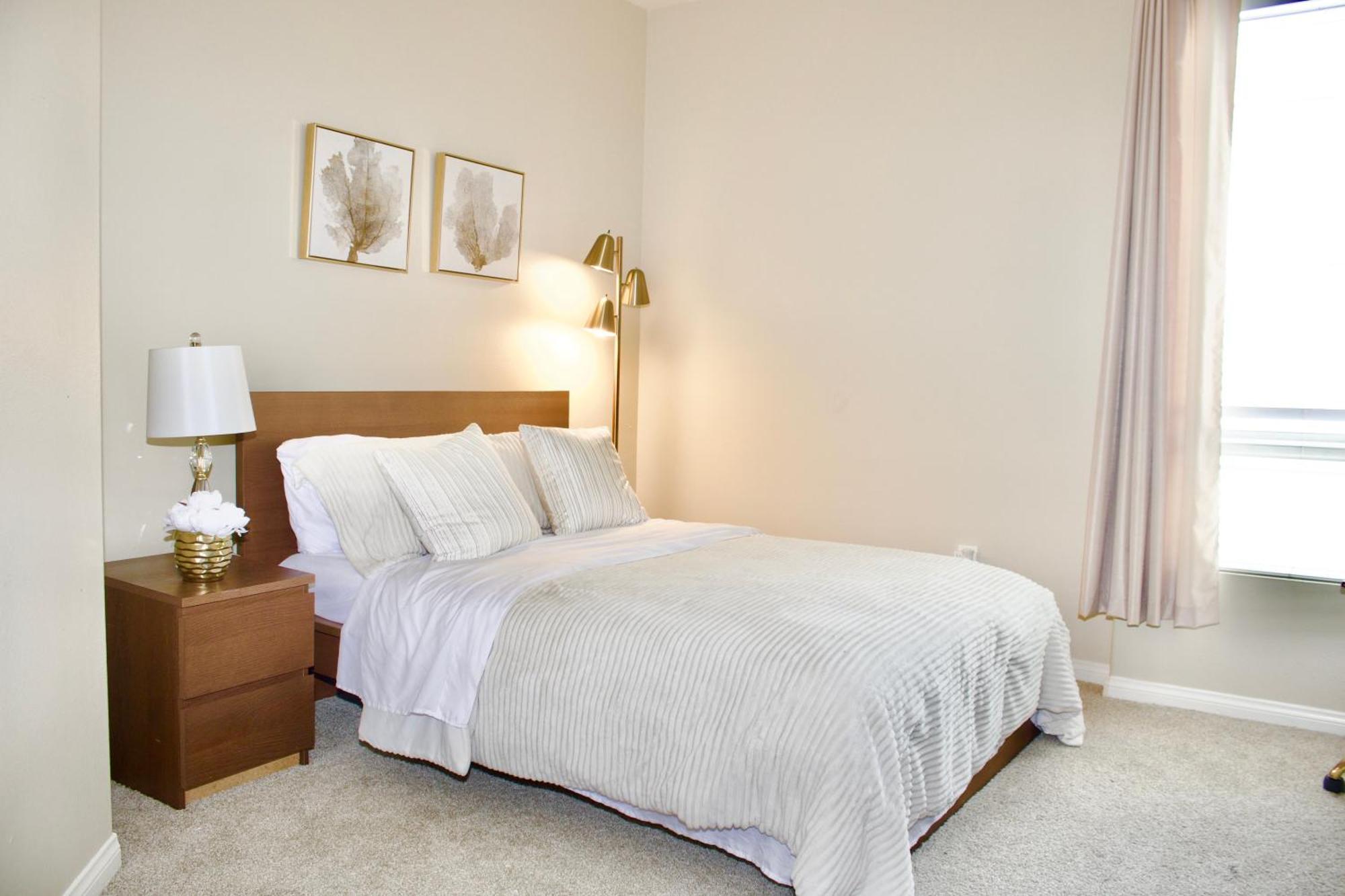 Marina Del Rey Luxury Pool, Gym, Parking, Bbq