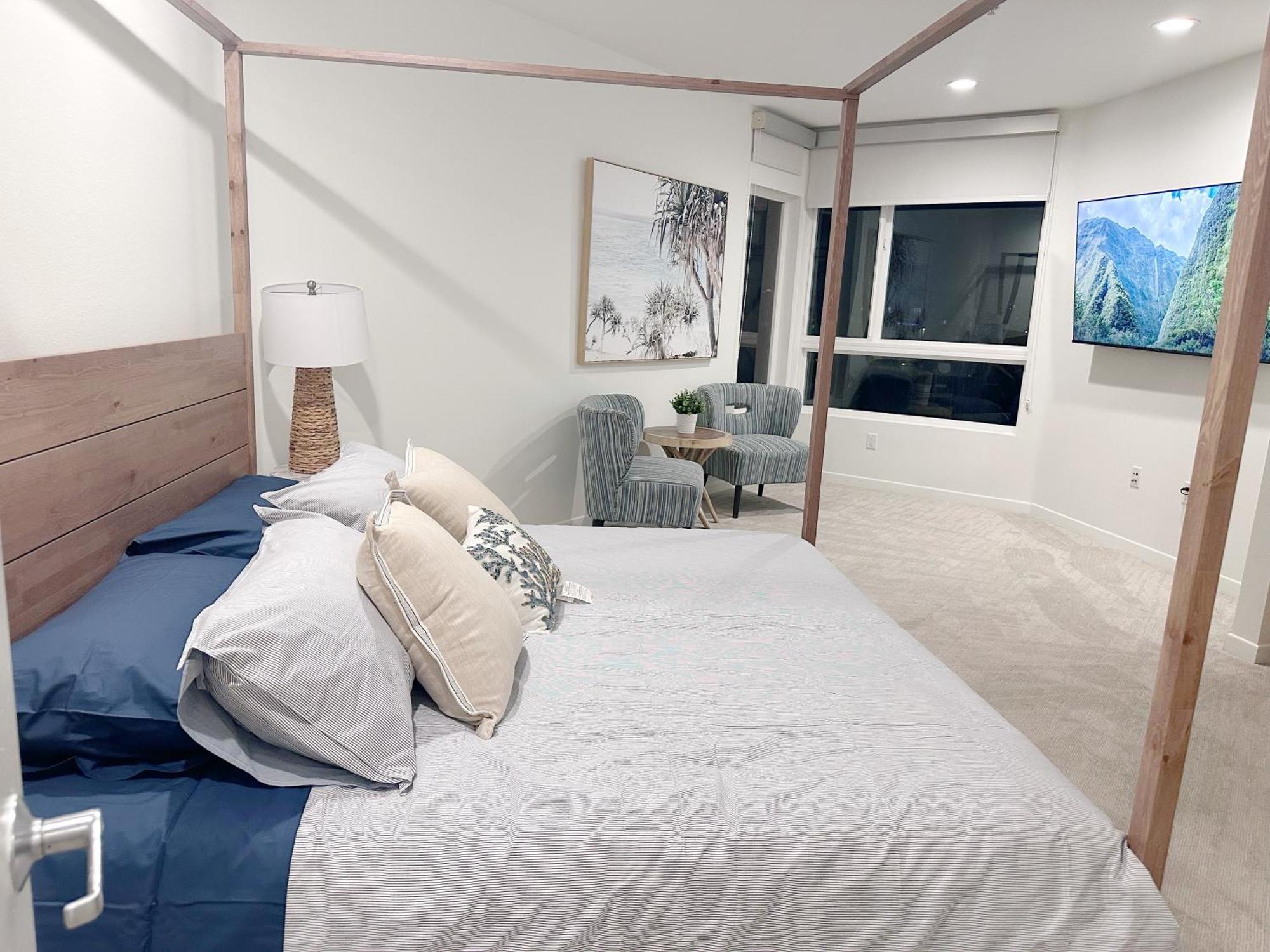 Wake Up To Spectacular Marina Views In 2 Bedroom Apartment