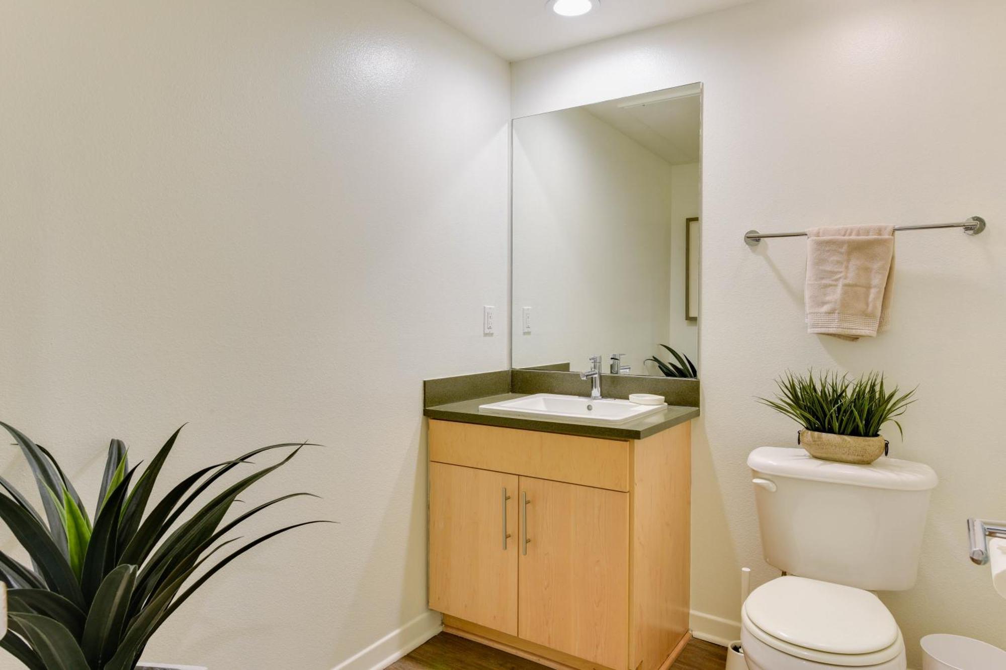 Apartment Wake Up To Spectacular Marina Views In 2 Bedroom *