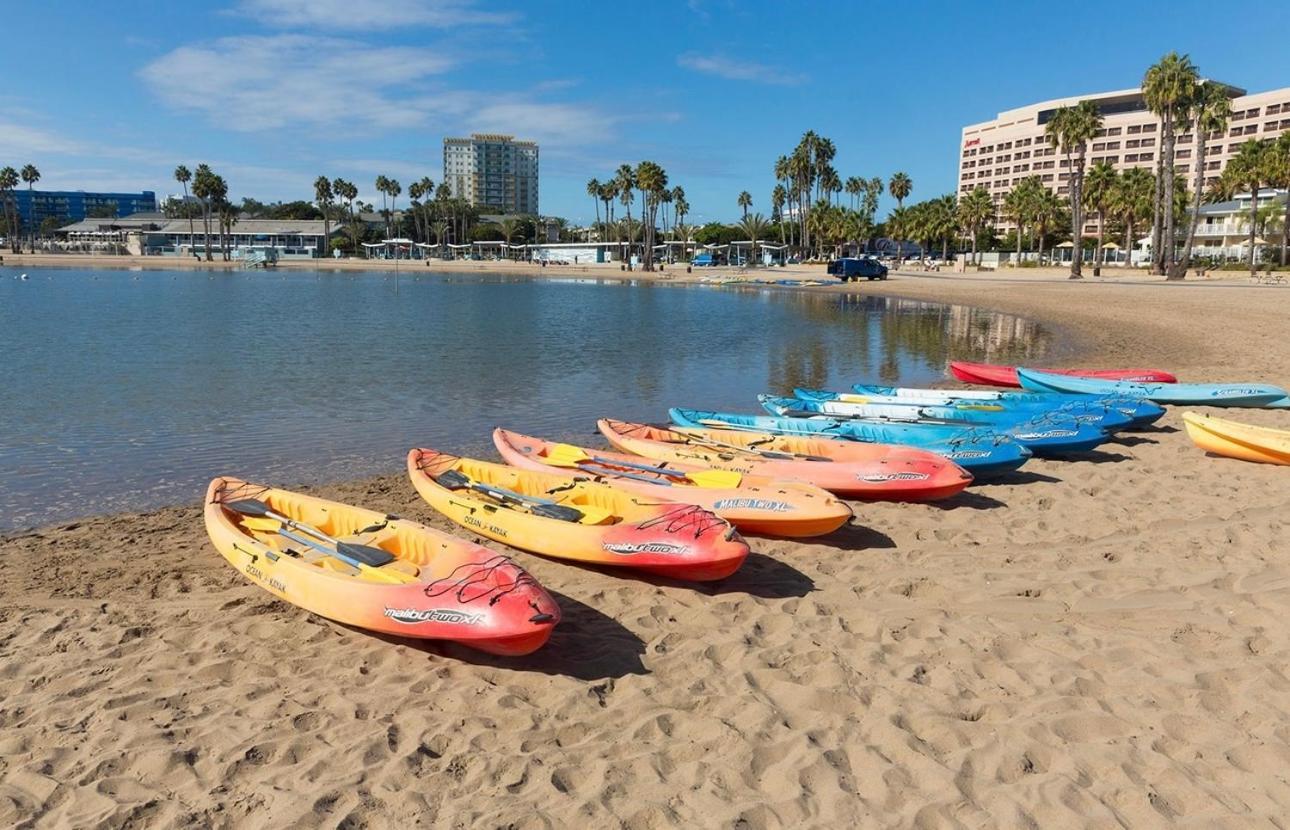 Del Rey Homes Hotel