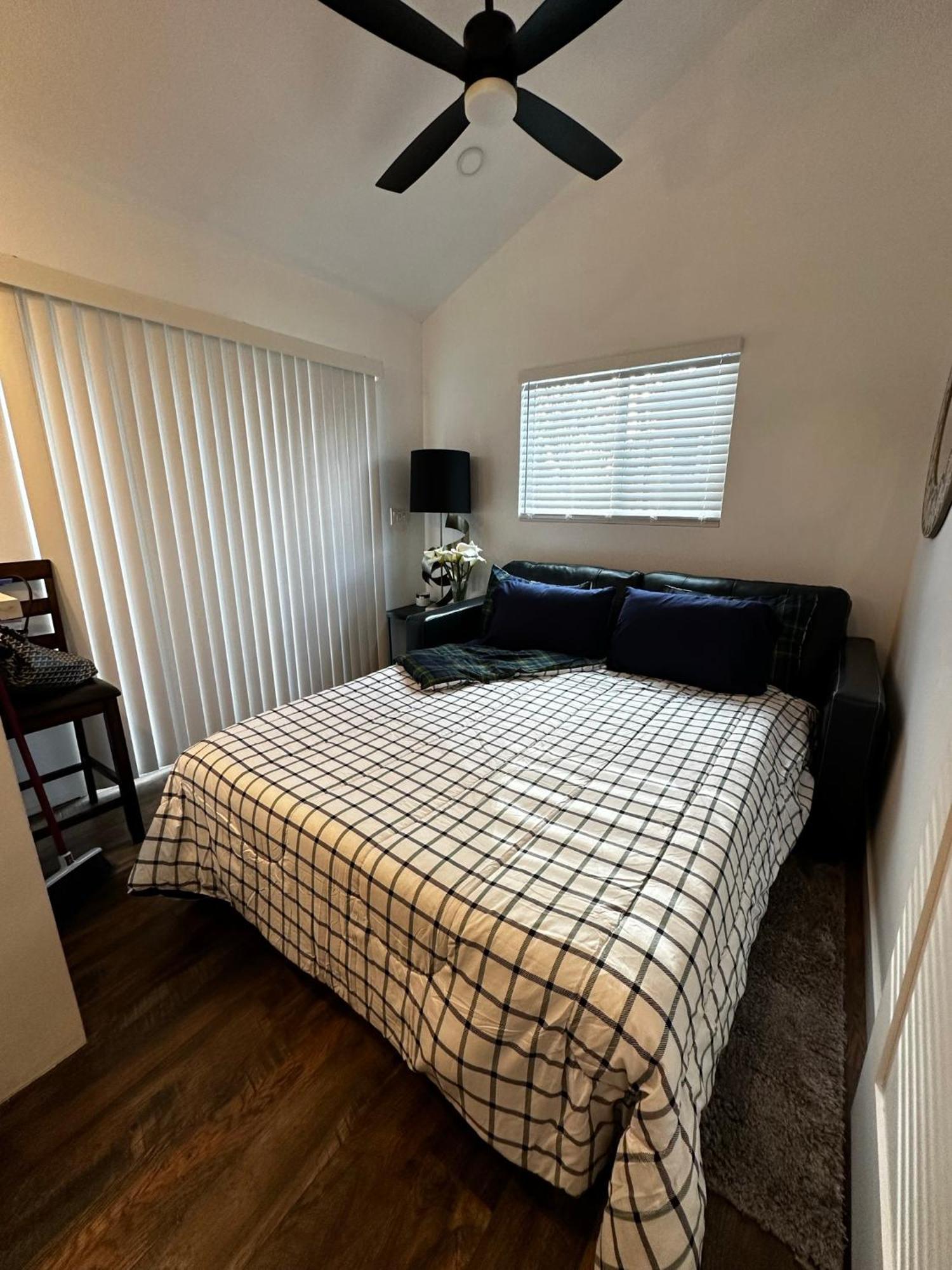 #1 And #2 One Price-west La Location