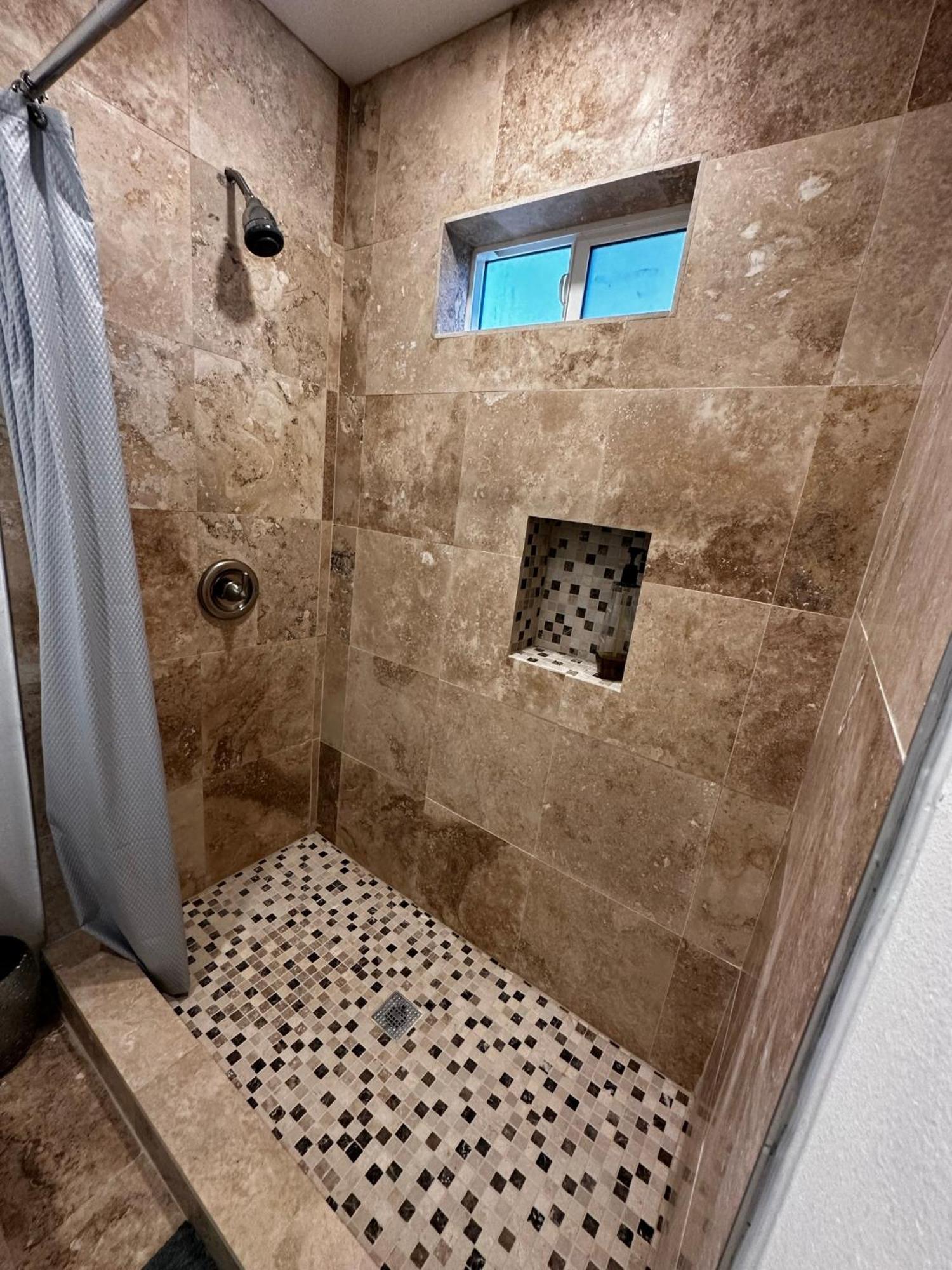 Guest house #1 And #2 One Price-west La Location *