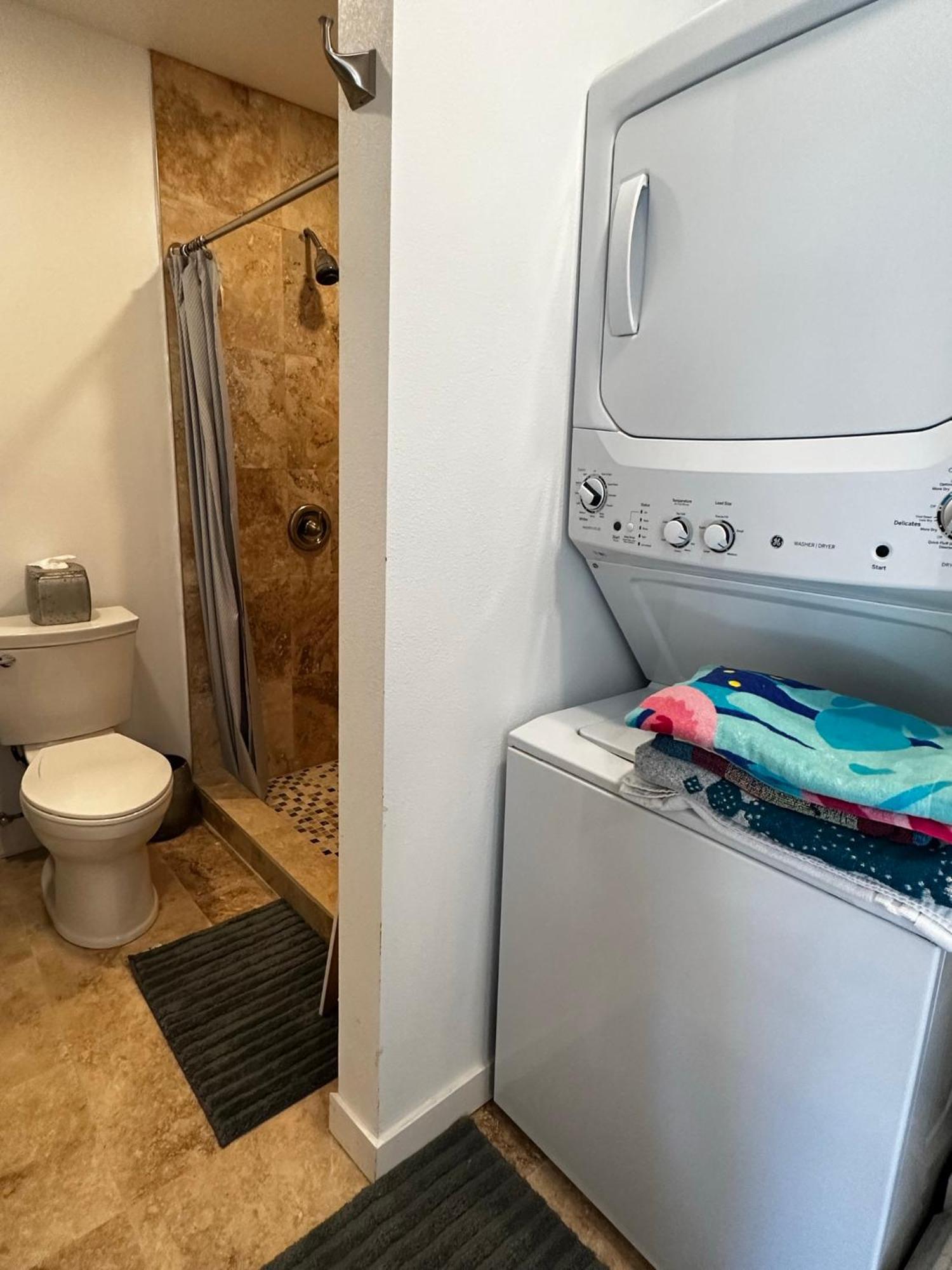 #1 And #2 One Price-west La Location Guest house *