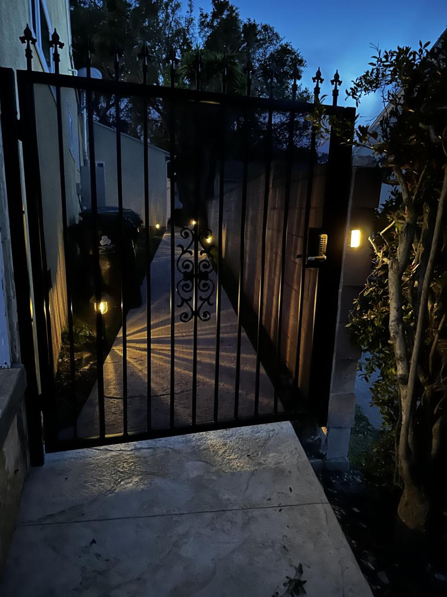 #1 And #2 One Price-west La Location Los Angeles