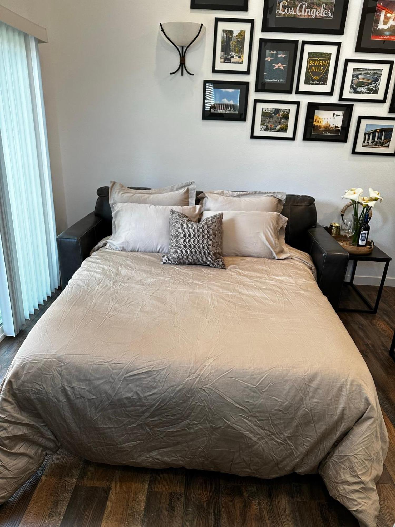 #1 And #2 One Price-west La Location * Los Angeles