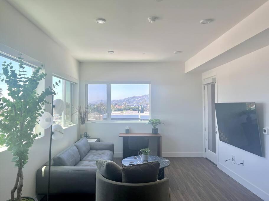 Luxe Corner One Bedroom, Prime Hollywood With Parking * Los Angeles