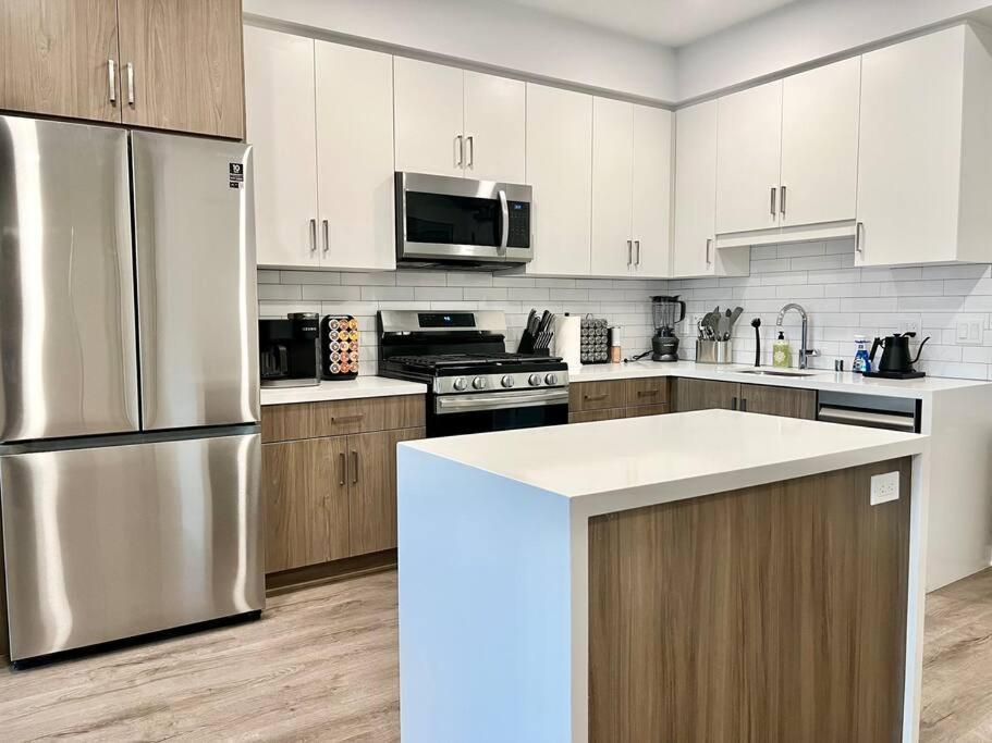 Designer Silver Stylish One Bedroom With Parking Apartment