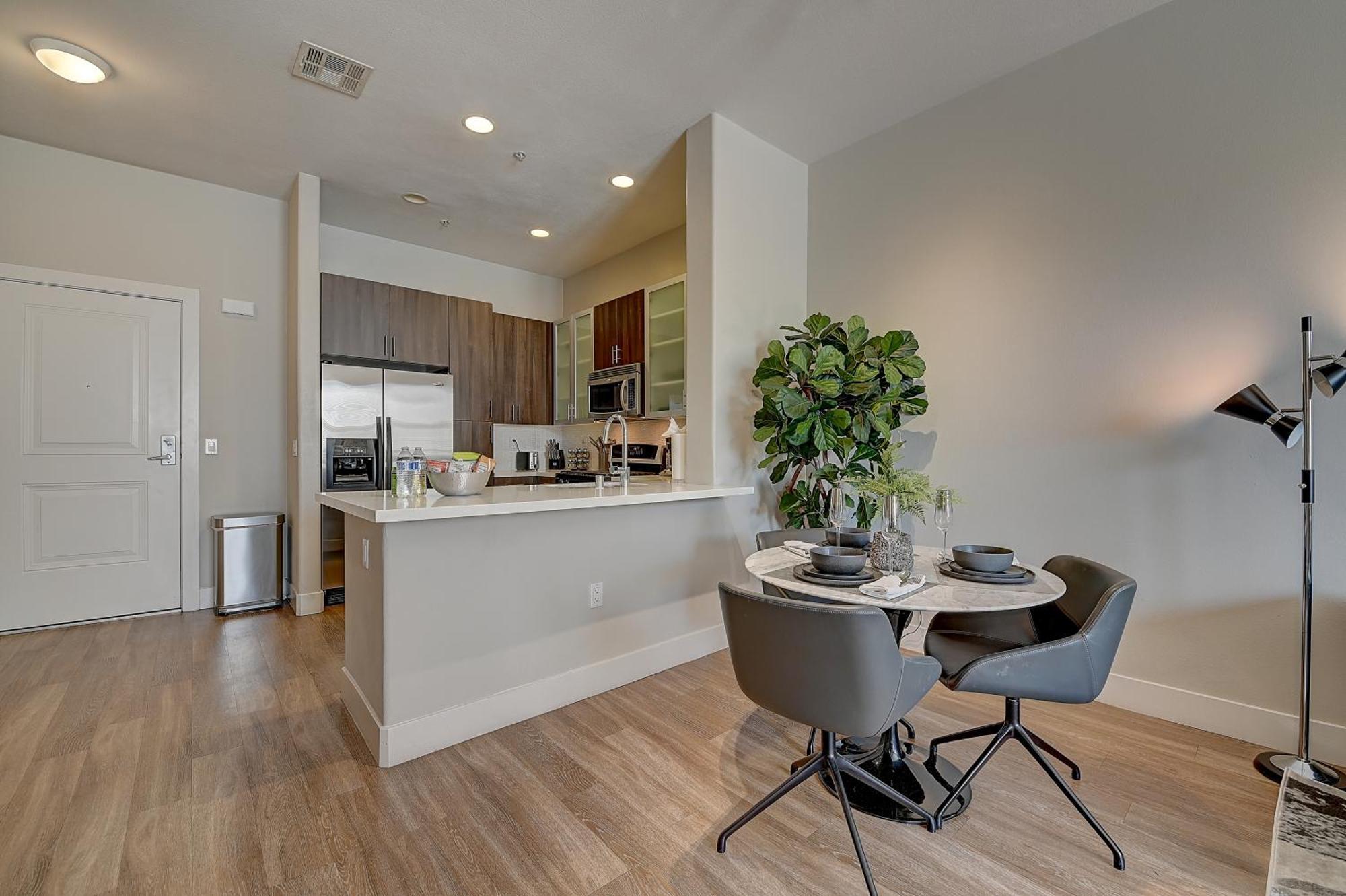 Aparthotel Penthouse One Bedroom Garden View By Ucla Los Angeles