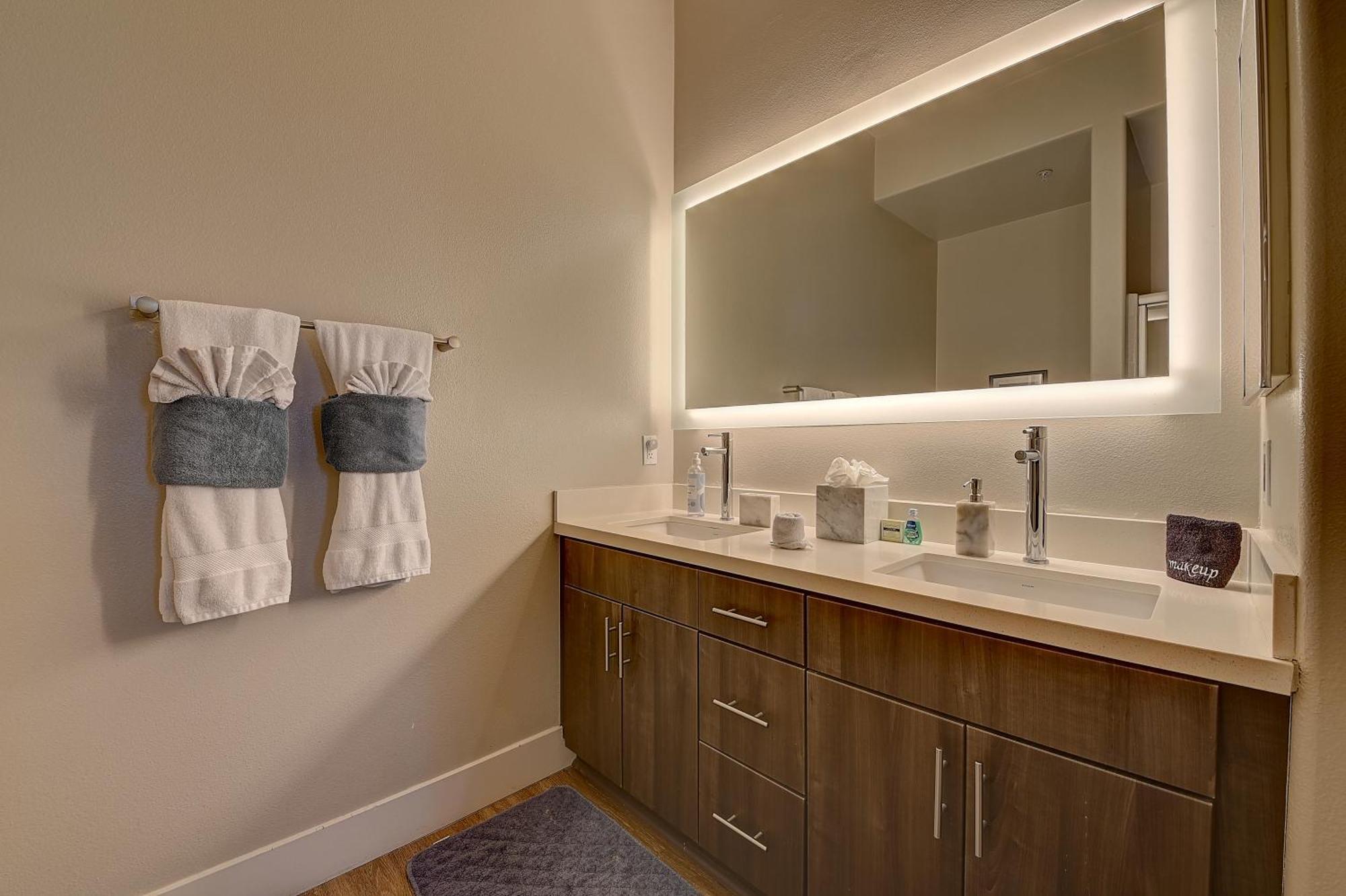 Penthouse One Bedroom Garden View By Ucla Aparthotel *