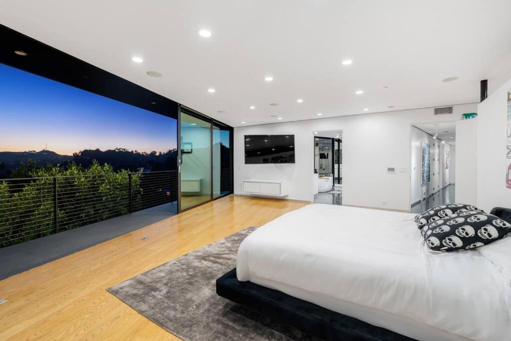 Luxurious Glass Mansion With Pool, Jacuzzi, Sauna * Los Angeles