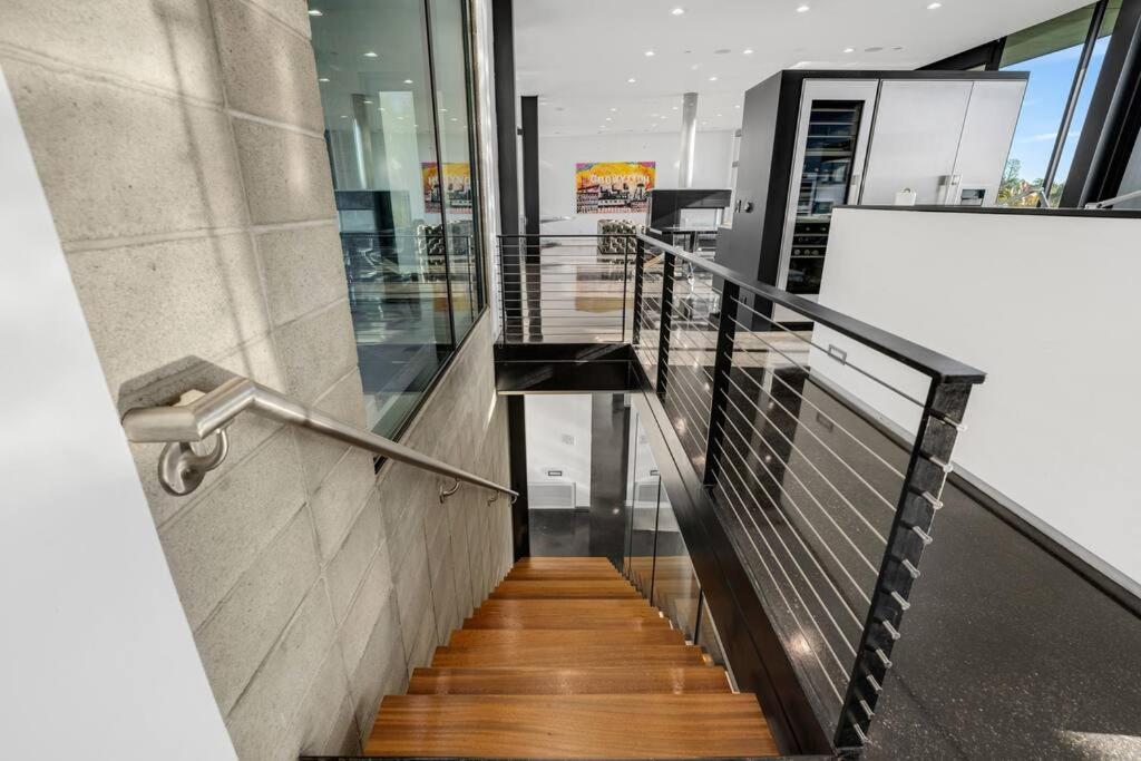 Luxurious Glass Mansion With Pool, Jacuzzi, Sauna Villa Los Angeles
