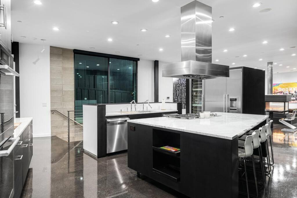 Villa Luxurious Glass Mansion With Pool, Jacuzzi, Sauna Los Angeles