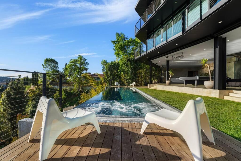 Luxurious Glass Mansion With Pool, Jacuzzi, Sauna Villa *
