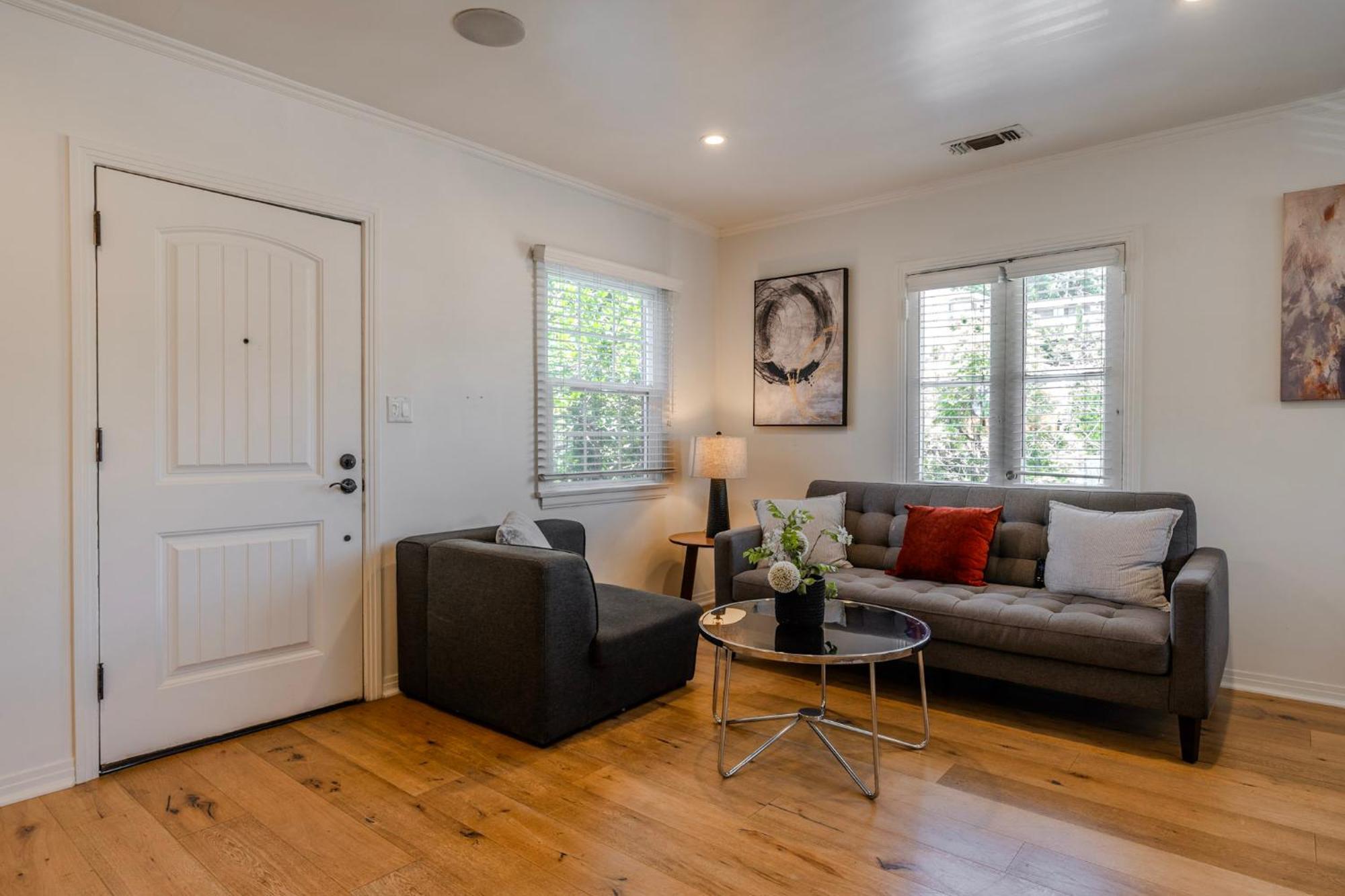 Incredible Near Universal Apartment *