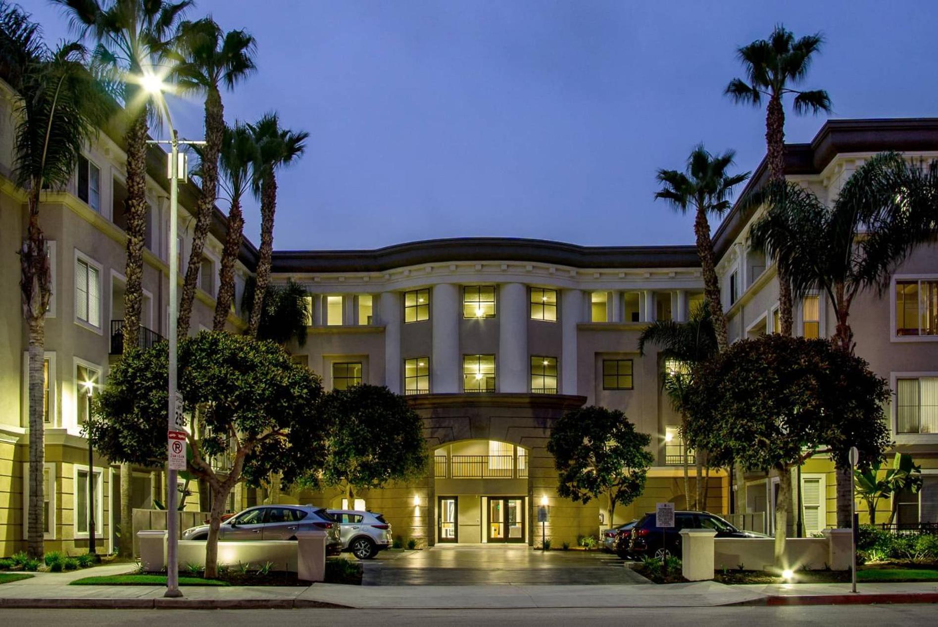 Luxe Marina Del Rey Apartment,parking, Gym, Pool, Jacuzzi,bbq * Los Angeles