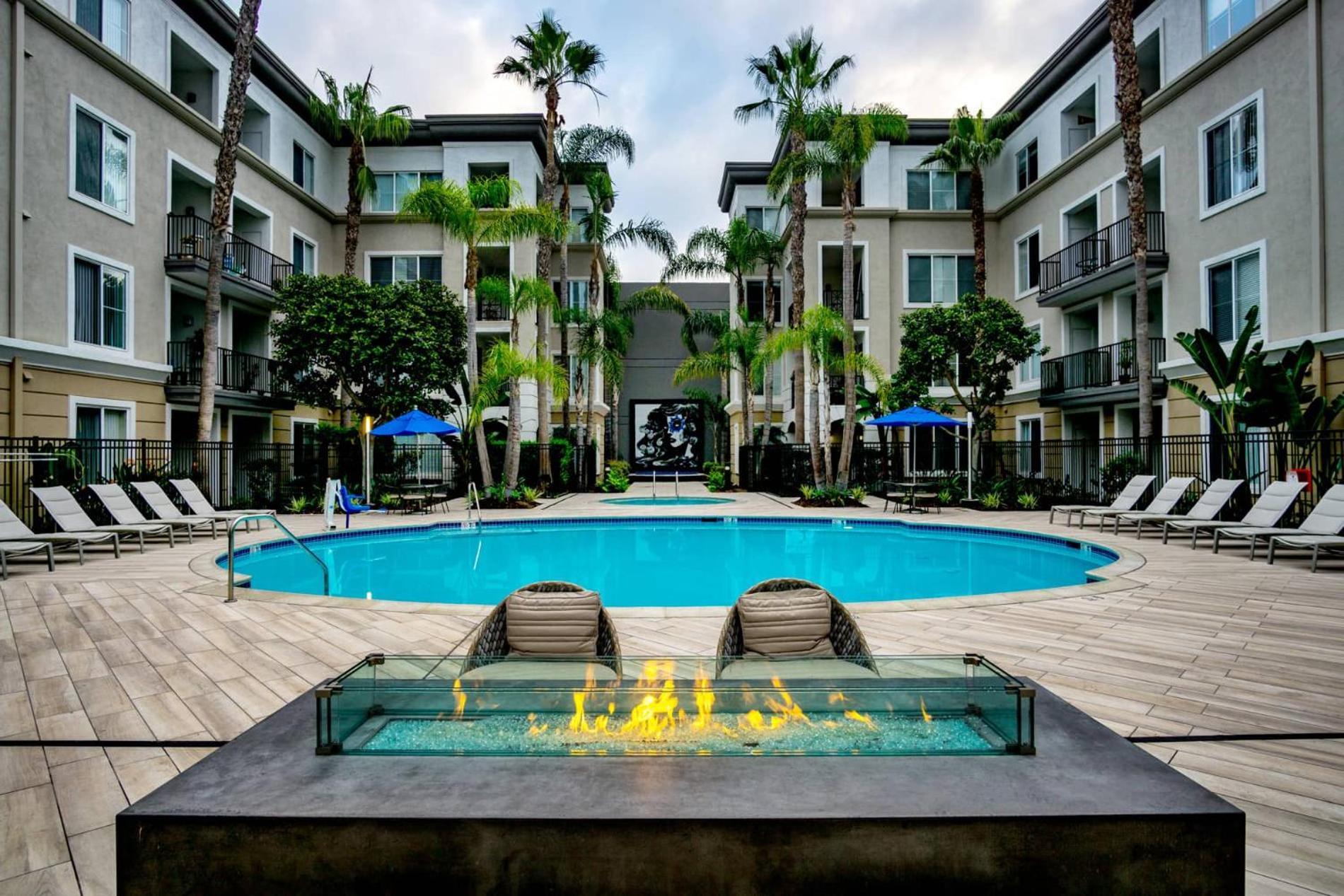 Luxe Marina Del Rey Apartment,parking, Gym, Pool, Jacuzzi,bbq Apartment