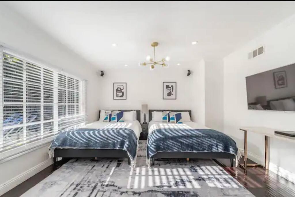 Holiday home Stunning Beverly Hills Retreat 12-bed Oasis With Heated Pool, Hot Tub