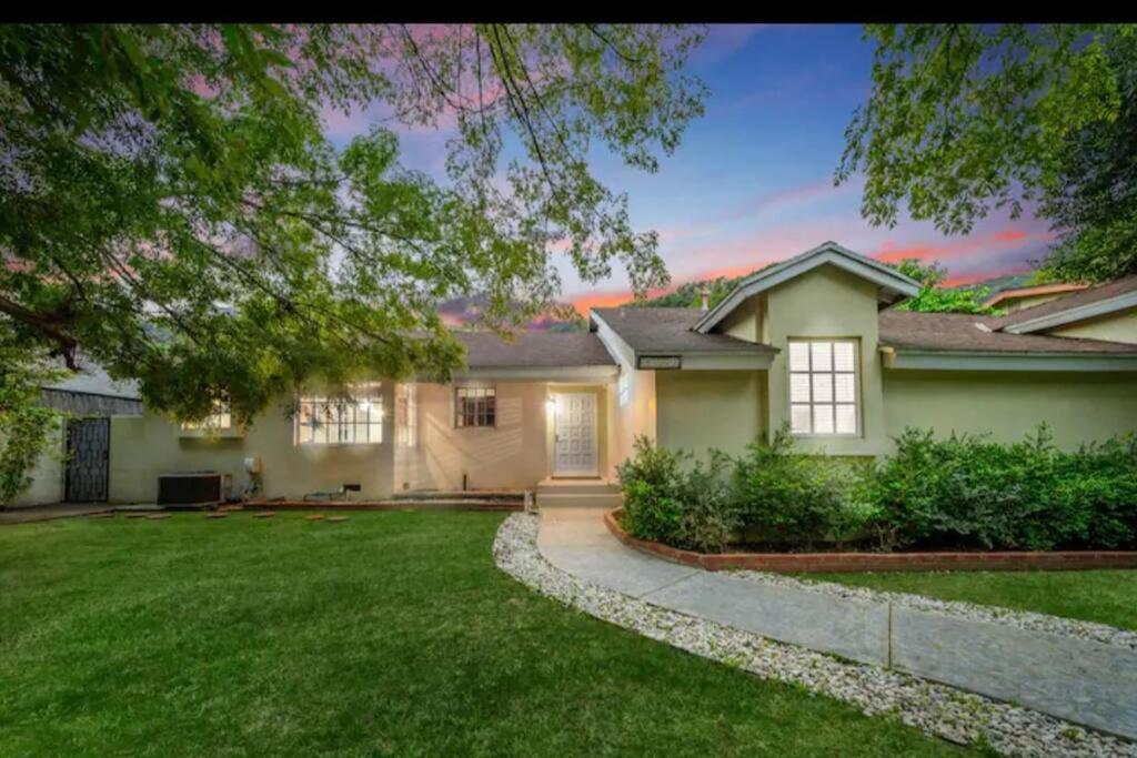 Stunning Beverly Hills Retreat 12-bed Oasis With Heated Pool, Hot Tub *