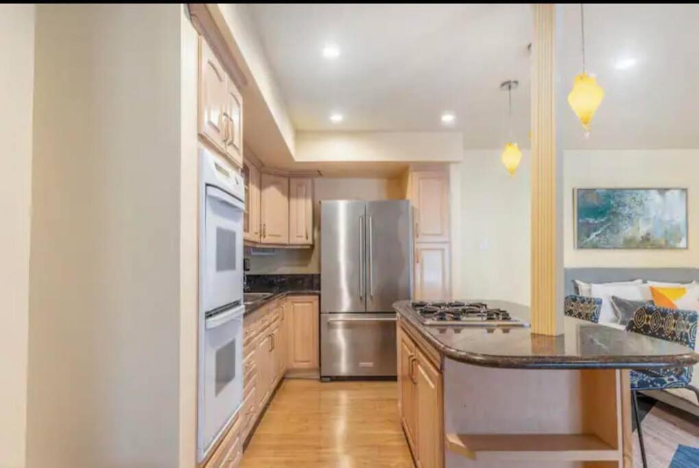 Stunning Beverly Hills Retreat 12-bed Oasis With Heated Pool, Hot Tub *
