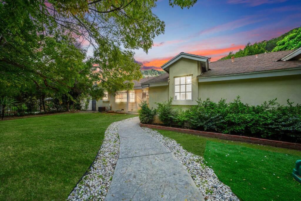 Stunning Beverly Hills Retreat 12-bed Oasis With Heated Pool, Hot Tub Holiday home Los Angeles