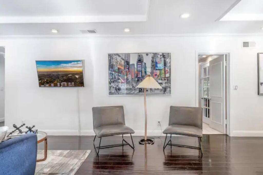 Stunning Beverly Hills Retreat 12-bed Oasis With Heated Pool, Hot Tub Holiday home Los Angeles