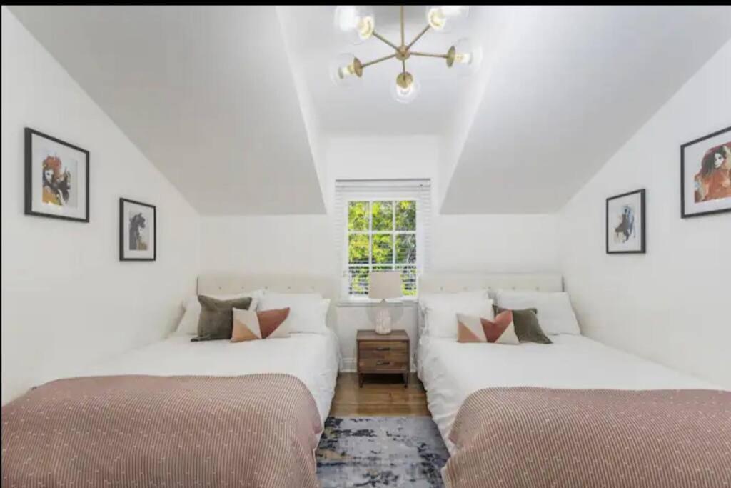 Stunning Beverly Hills Retreat 12-bed Oasis With Heated Pool, Hot Tub Holiday home *