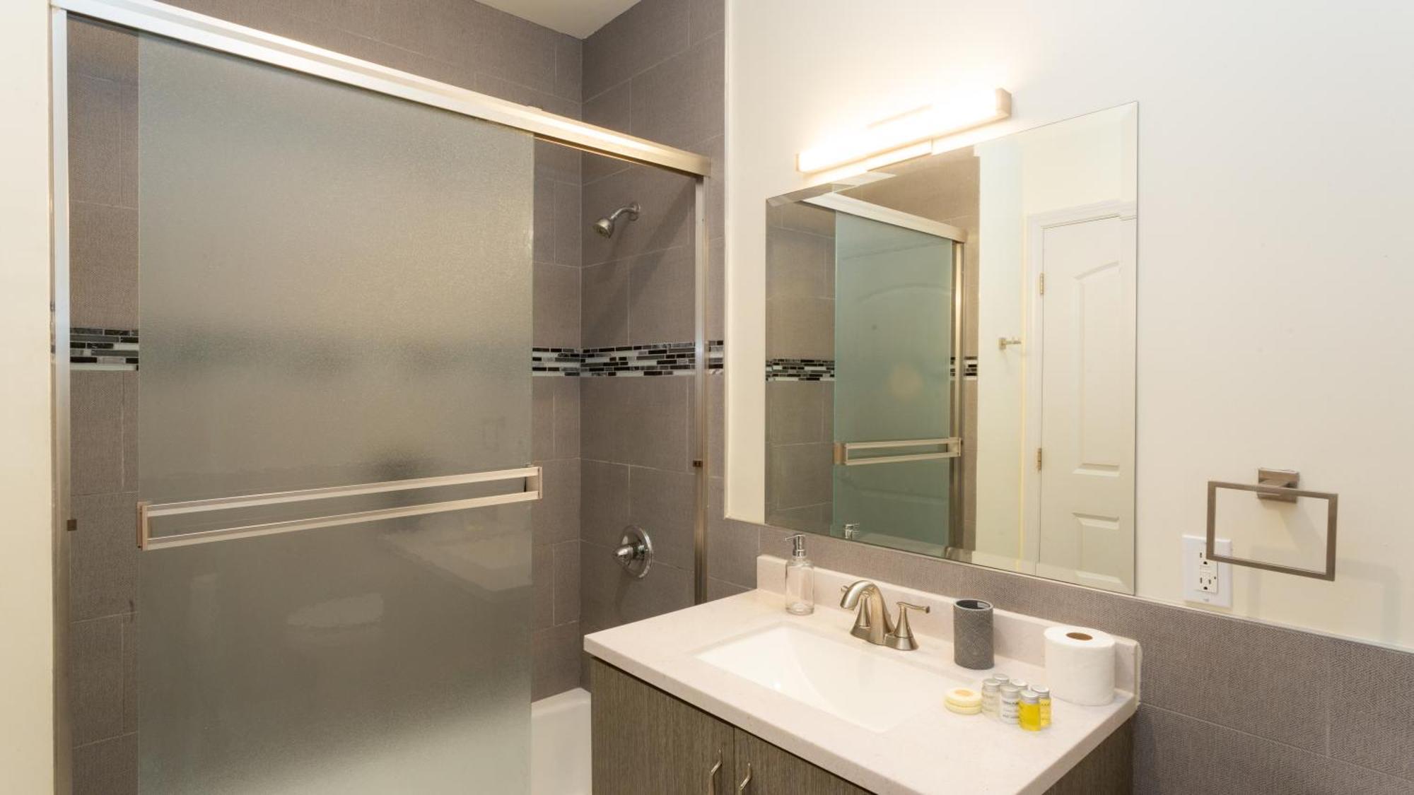 Three-bedroom Hollywood * Los Angeles