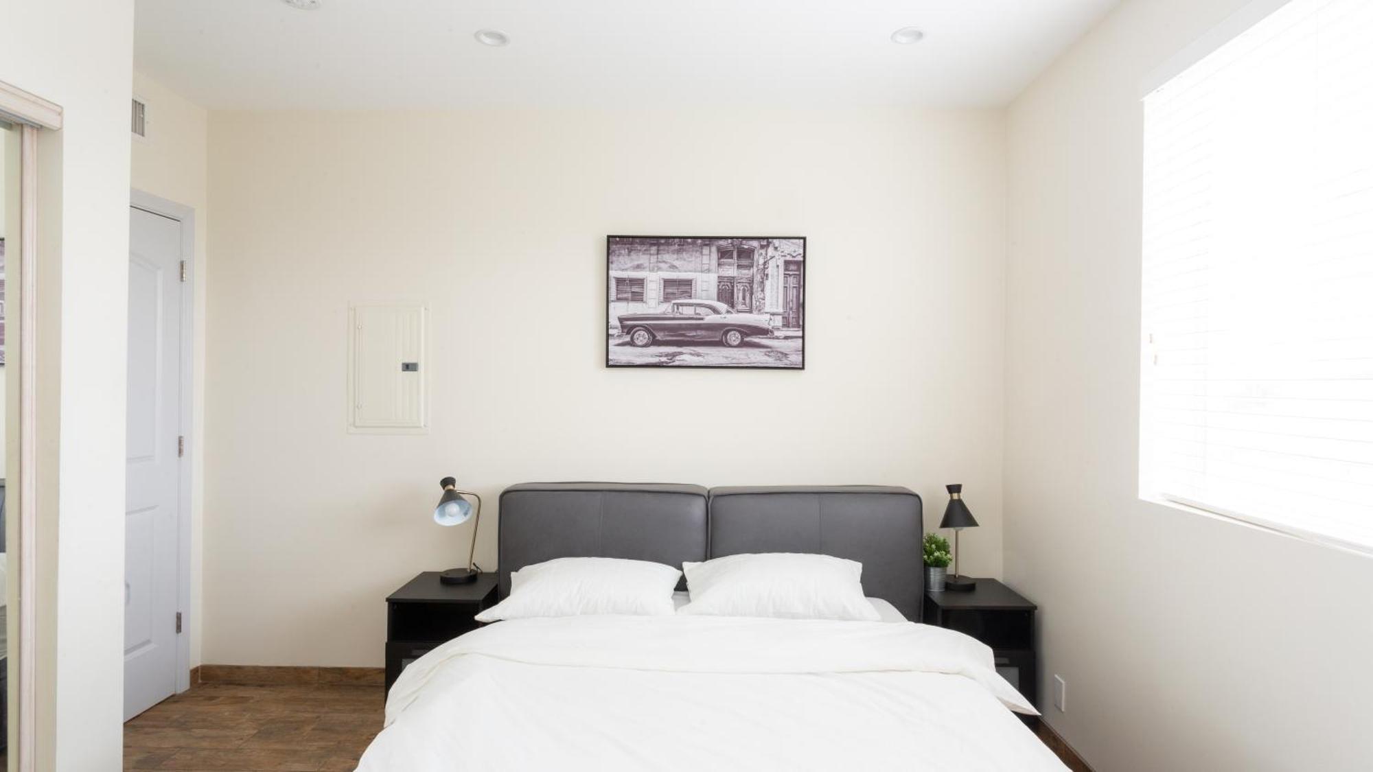 Three-bedroom Hollywood