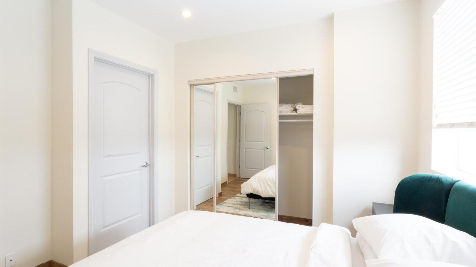 Three-bedroom Hollywood Aparthotel Los Angeles