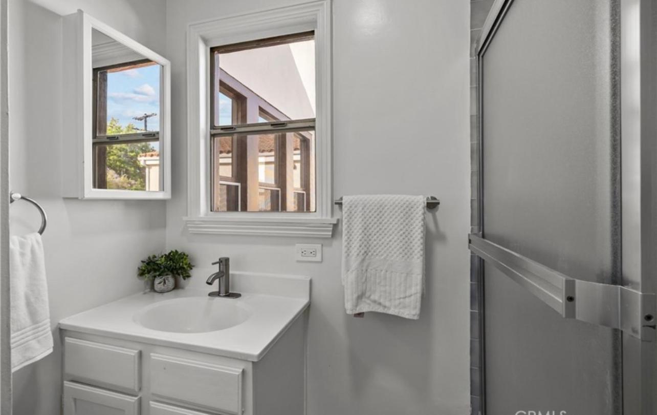 Modern 2-bedroom In Santa Moinca Area Close To Ucla Holiday home Los Angeles