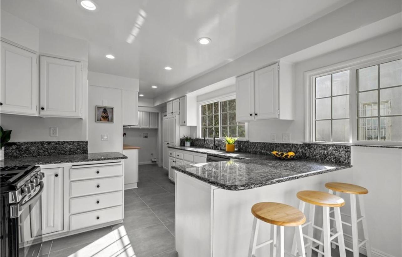 Modern 2-bedroom In Santa Moinca Area Close To Ucla Holiday home