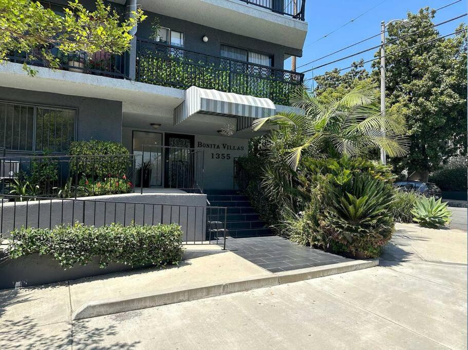 1 Bd Near Sunset Blvd Angeles