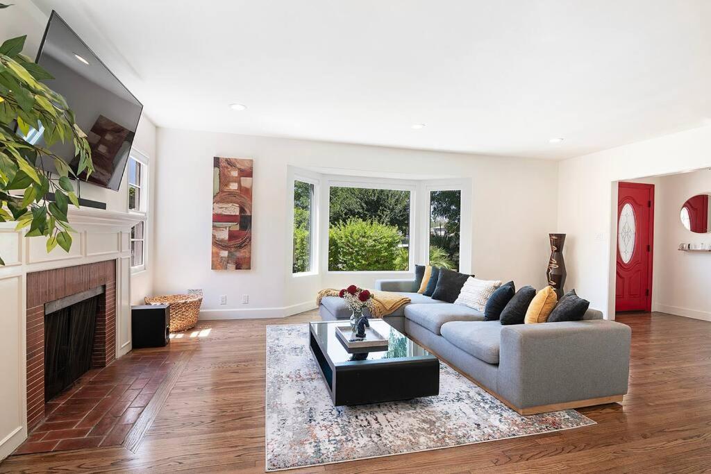 3-bedroom Sherman Oaks House Near Universal