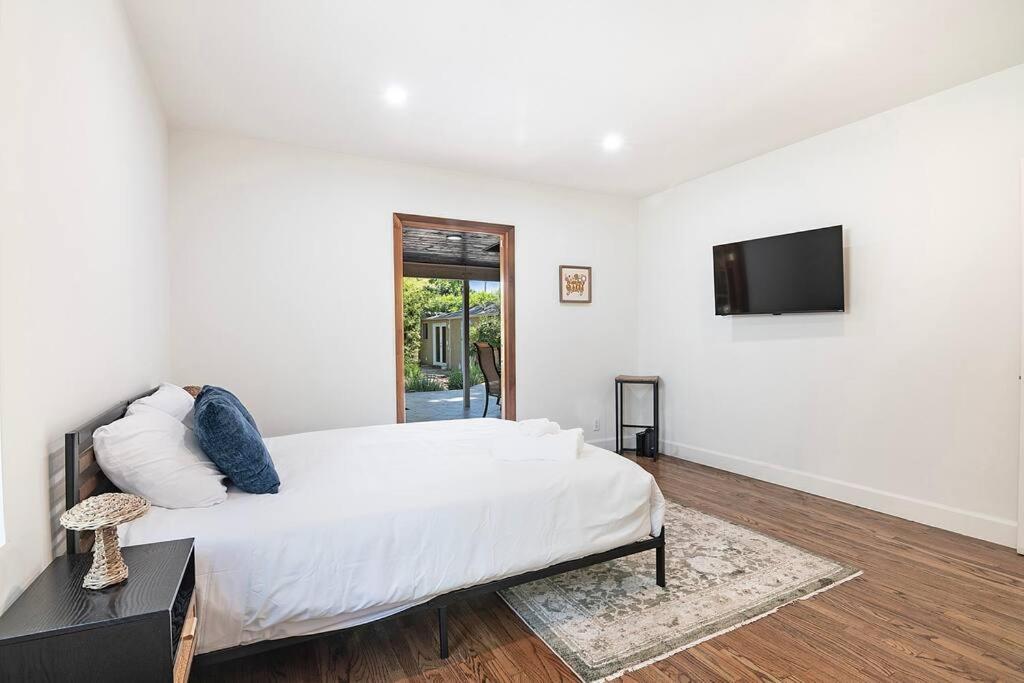3-bedroom Sherman Oaks House Near Universal