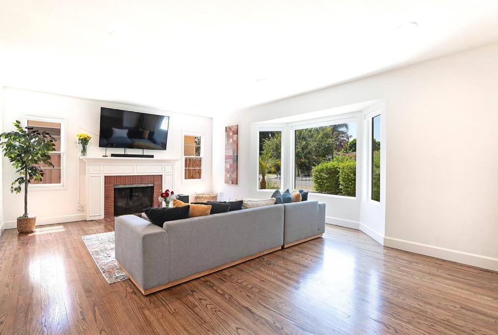 3-bedroom Sherman Oaks House Near Universal