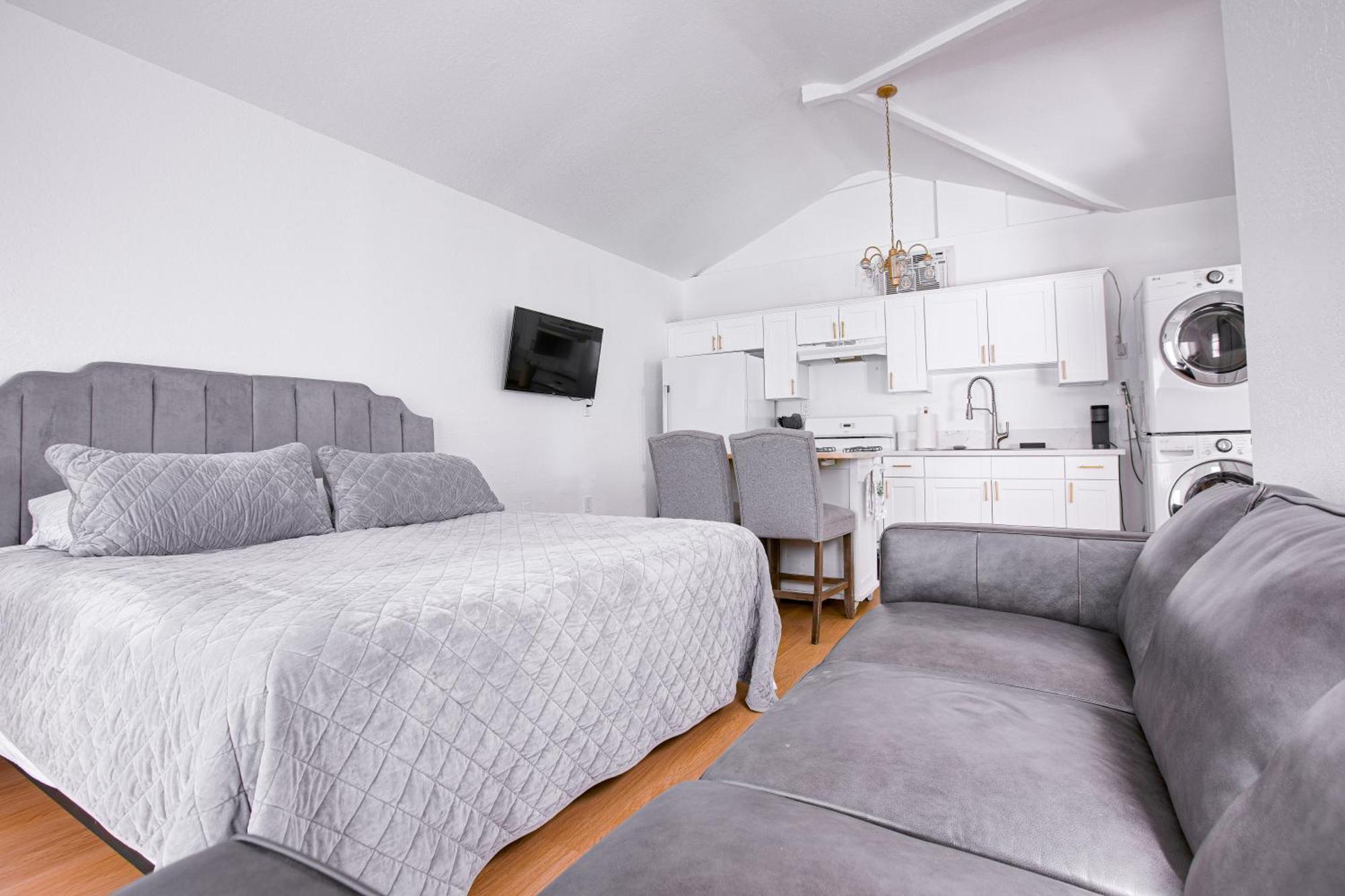 Cozy Private In Granada Hills Near Csun, Universal Los Angeles