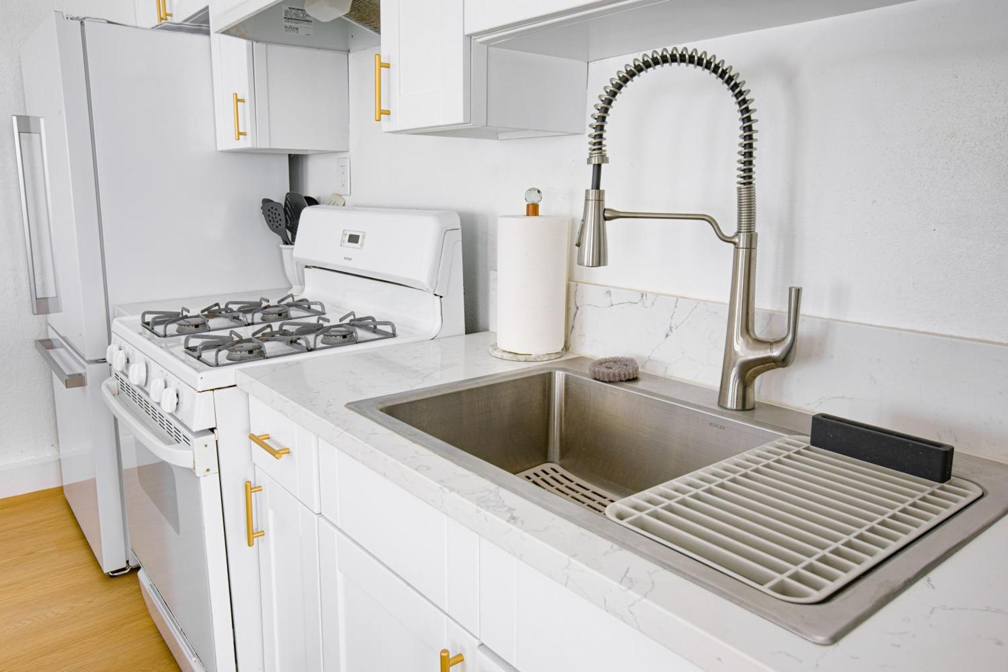 Cozy Private In Granada Hills Near Csun, Universal