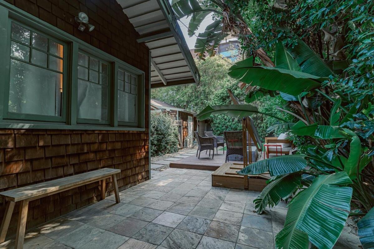 Cozy 3 Bedroom Hollywood Home- Quick Walk To Tourist Spots!