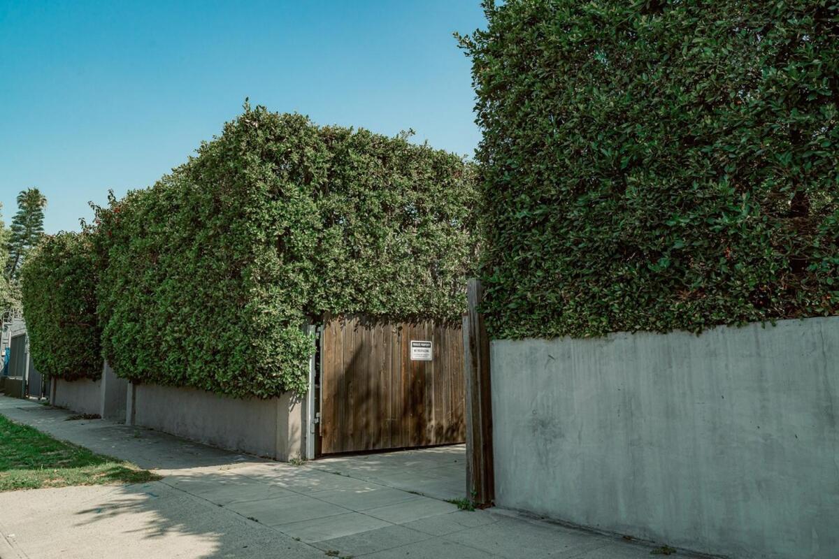 Holiday home Cozy 3 Bedroom Hollywood Home- Quick Walk To Tourist Spots!