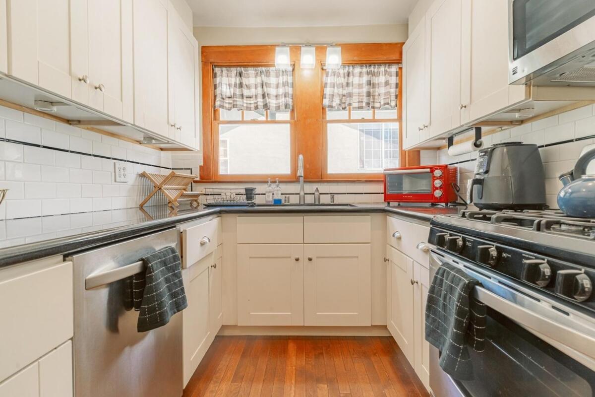 Cozy 3 Bedroom Hollywood Home- Quick Walk To Tourist Spots! Holiday home *